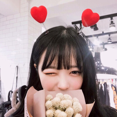 女头像 By：李倩