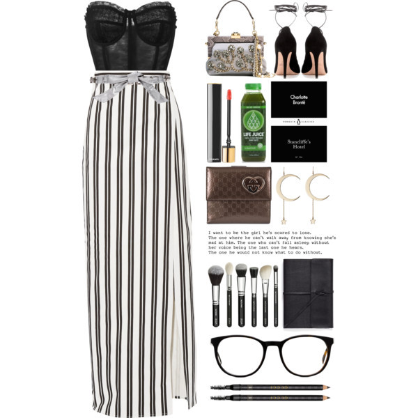 A fashion look from December 2016 featuring print maxi skirt, kohl shoes and heart shaped bag. Browse and shop related looks.