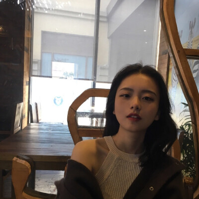 宋酱油的女头 背景图 头像
【你喜欢的样子我都有】