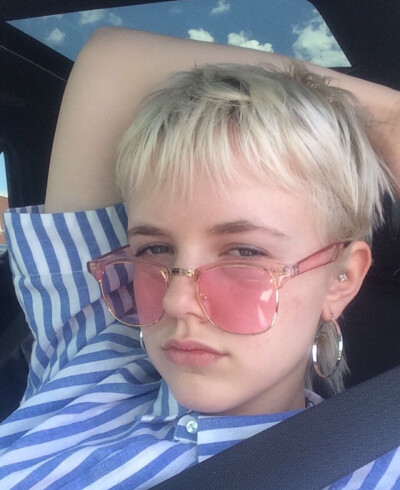 女头/怪微风太温柔像老朋友像旧时候