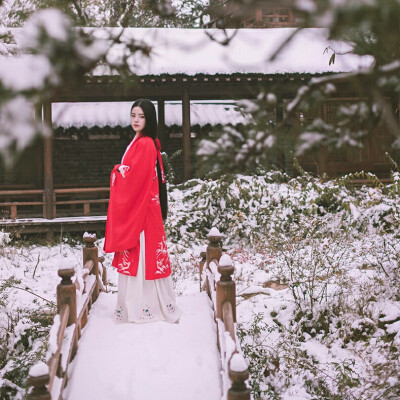 ‖沈妩‖晚来天欲雪，能饮一杯无‖汉服头像‖古风头像‖女生头像‖意境‖复古‖中国风‖自截‖