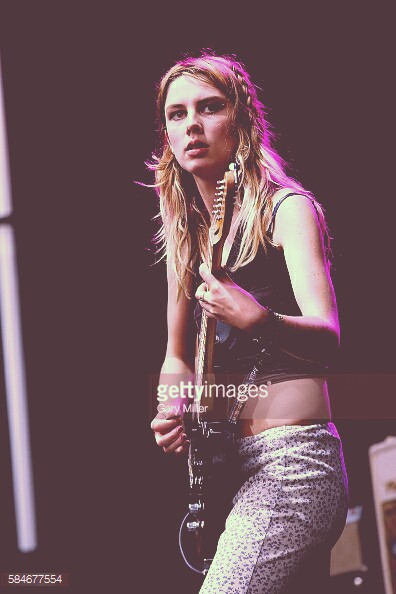 英伦#独立摇滚#Ellie Rowsell#女主唱#wolf alice 来自英国独立摇滚乐队，Ellie Rowsell作为此乐队主唱
生于: 1992 年 7 月，英国伦敦拱门
乐队: 沃夫·艾利斯