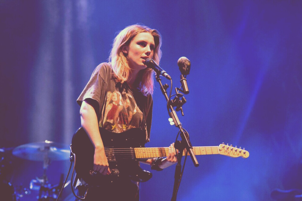 英伦#独立摇滚#Ellie Rowsell#女主唱#wolf alice 来自英国独立摇滚乐队，Ellie Rowsell作为此乐队主唱
生于: 1992 年 7 月，英国伦敦拱门
乐队: 沃夫·艾利斯