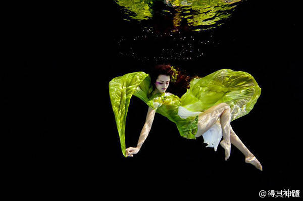 水下唯美摄影艺术Underwater Photography by Ilse Moore ​​​