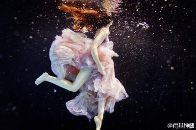 水下唯美摄影艺术Underwater Photography by Ilse Moore ​​​