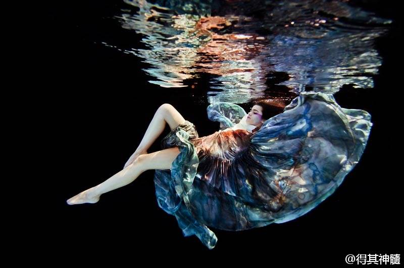 水下唯美摄影艺术Underwater Photography by Ilse Moore ​​​