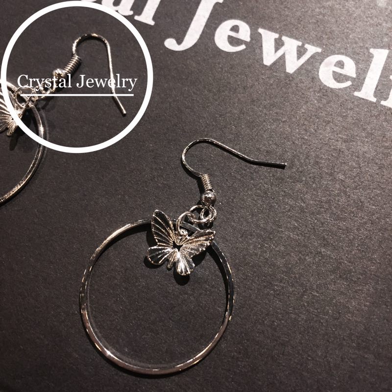 Crystal Jewelry ⚙️纯银圆环蝴蝶款耳环 超级仙的一款 直径30mm 非常有质感的一款哦