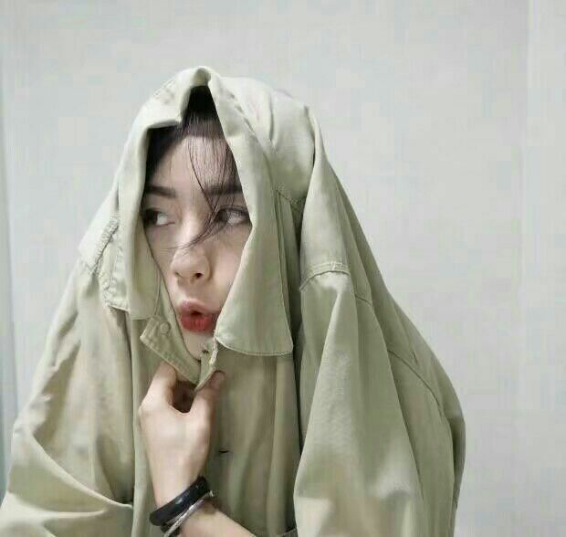 告诉自己要坚强，匆匆几年一晃而过，时间不等我，我在赶时间。