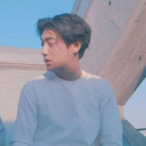 只想静静望着你