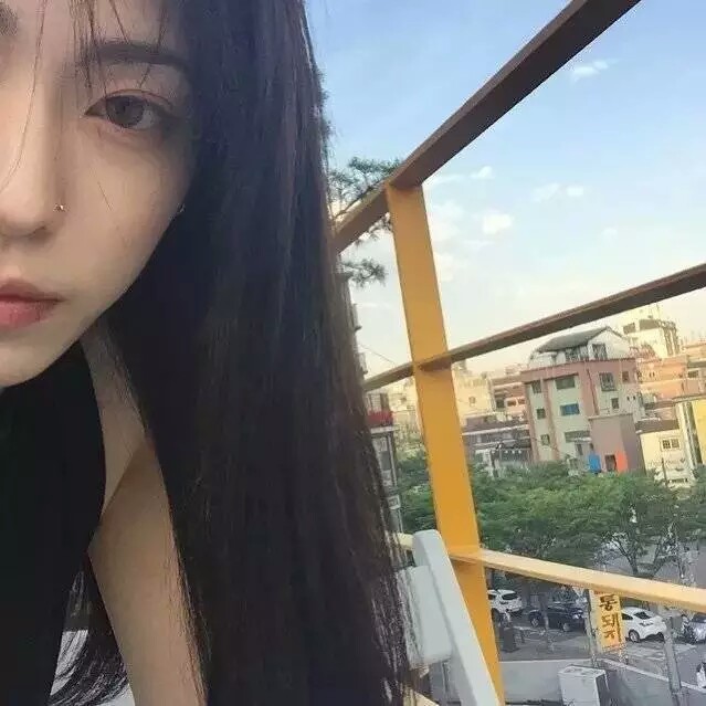 #女生头像#
你知道的
我就是这般不肯给自己留退路
一直如此 刻薄 敏感 决绝 极端 ​​​