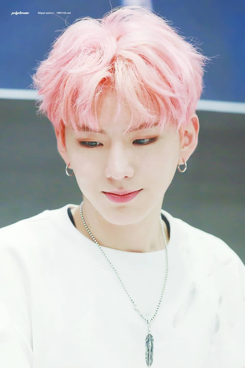 Monsta X 基贤 Kihyun 妈妈担当 小可爱 小仓鼠 蜜糖主唱 对这种爱吃会做，贤惠可爱，撩妹技能max的小眼睛单眼皮男生真的毫无抵抗力啊~~