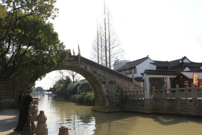 苏州寒山寺外古运河