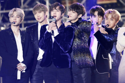 BTS 金南俊、金硕珍、郑号锡、朴智旻、金泰亨、田柾国