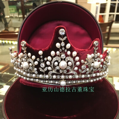 维多利亚时期的野生珍珠钻石皇冠 