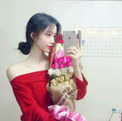 女生 红衣 闺蜜