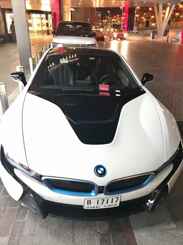  BMWi8，艺术，设计，写真，特写，旅行，摄影◢超跑，贵族，现代，时尚◢跑车◢街拍，原创，生活，◢意境 ，壁纸，锁屏，酷炫，流行，青年，欧美，◢侵删↣ ...♛by.艾莉薇儿*