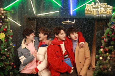 170119 #UNIQ#官推更新：Happy new year 2017D-day！ #UNIQ Happy New Year# [NOTICE] #HAPPYNEWYEAR2017#UNIQ#유니크#