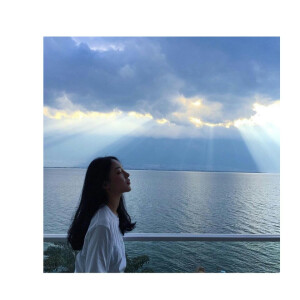 饭团的头像『韩风』『非原创』
<来自一个可爱的堆糖小用户   氿栀>(´ω` )