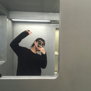 饭团的头像『韩风』『非原创』
<来自一个可爱的堆糖小用户   氿栀>(´ω` )