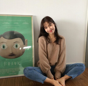 饭团的头像『韩风』『非原创』
<来自一个可爱的堆糖小用户   氿栀>(´ω` )