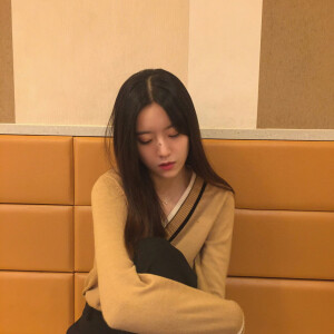 饭团的头像『韩风』『非原创』
<来自一个可爱的堆糖小用户   氿栀>(´ω` )