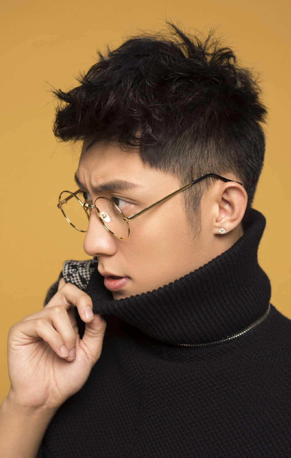 黄景瑜2017海报时尚高清部分截取