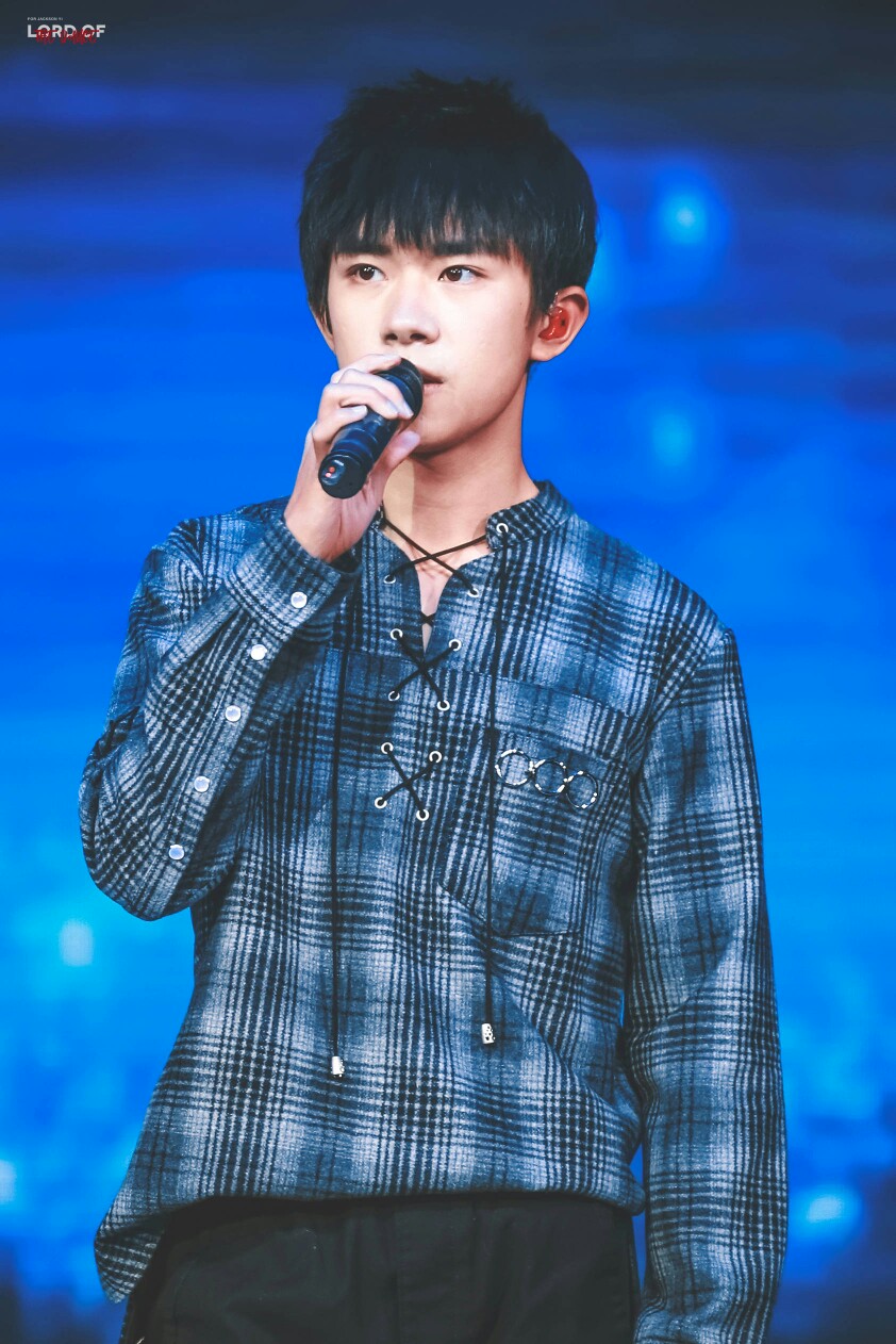 #易烊千玺 #TFBOYS 师大附中艺术节 高清 帅气