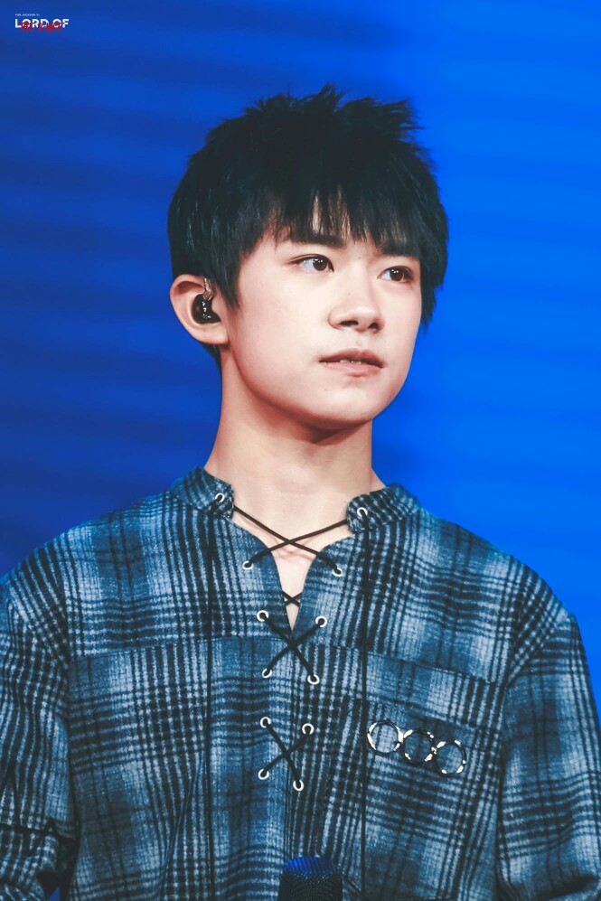 #易烊千玺 #TFBOYS 师大附中艺术节 高清 帅气