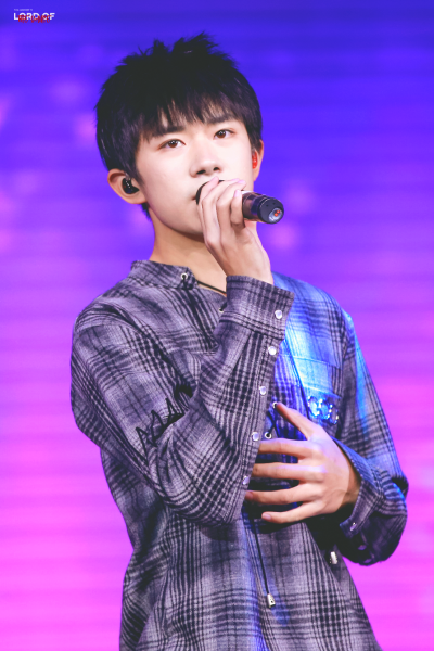 #易烊千玺 #TFBOYS 师大附中艺术节 高清 帅气