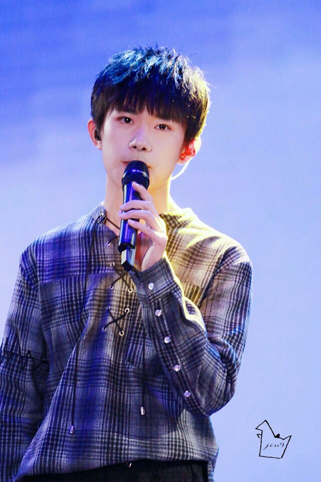 #易烊千玺 #TFBOYS 师大附中艺术节 高清 帅气