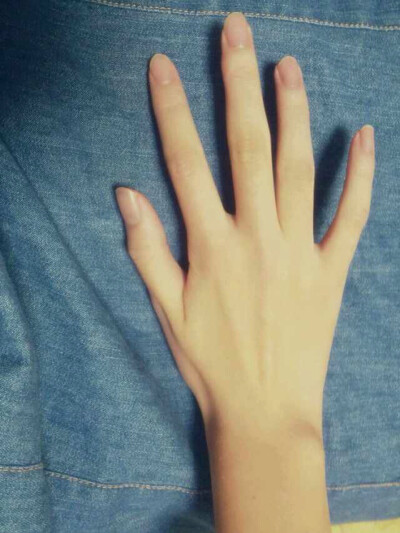 手-青涩