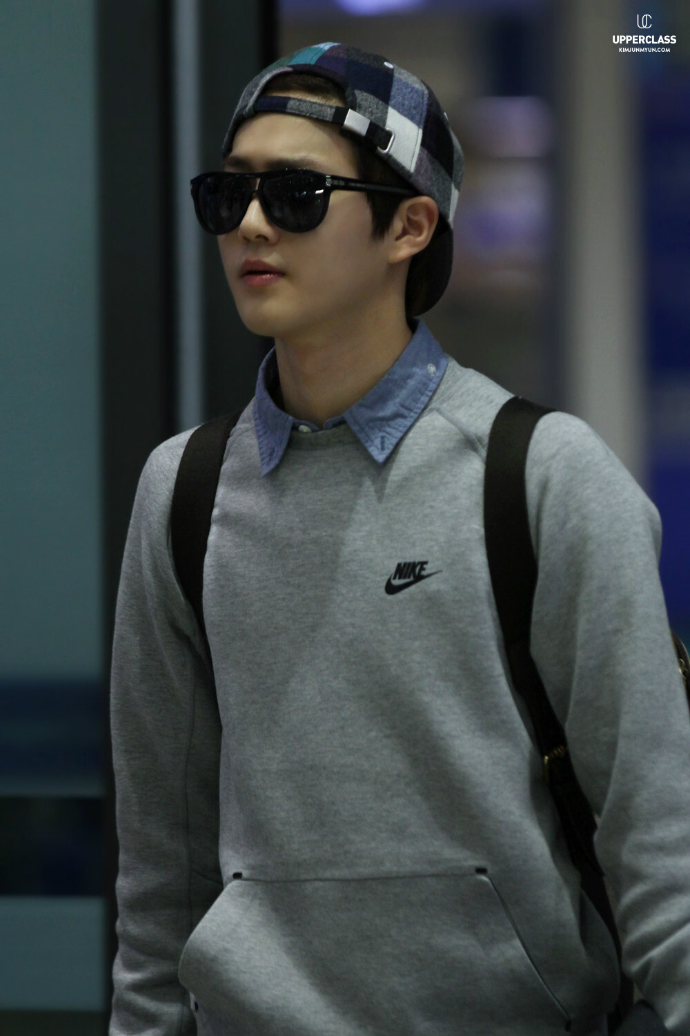 金俊勉
外文名：수호,김준면/Kim Jun Myun
别名：Suho、小哥哥、Sunnouncer、国民教堂哥哥
国籍：韩国
民族：朝鲜族
星座：双子座
血型：AB型
身高：174cm
体重：52kg
出生地：韩国汝矣岛
出生日期：1991年5月22日
职业：歌手、MC、演员
毕业院校：韩国艺术综合大学
经纪公司：S.M.Entertainment
代表作品：《MAMA》，《History》，《WOLF》，《咆哮》，《上瘾》等
所属组合：EXO/EXO-K
组合职务：EXO总队长，EXO-K队长，副主唱
