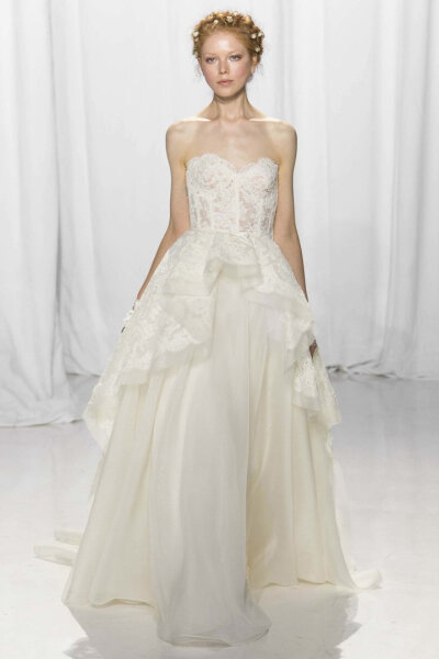 Reem Acra（雷姆·阿克拉）2017纽约婚纱周婚纱秀