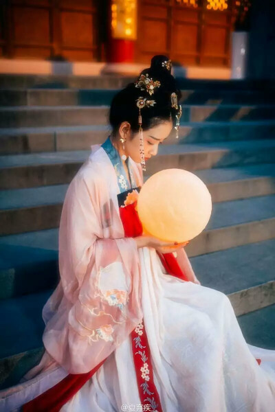 戏子入画，一生天涯