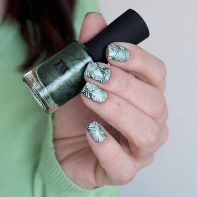 #GPRepost,#reposter,#notetag @marymonkett via @GPRepostApp ======> @marymonkett:Le magnetic du dimanche, Perfect Emerald de @masura.ru et son stamping @moyou_london (proXL24), j'adore ! Bon dimanche…