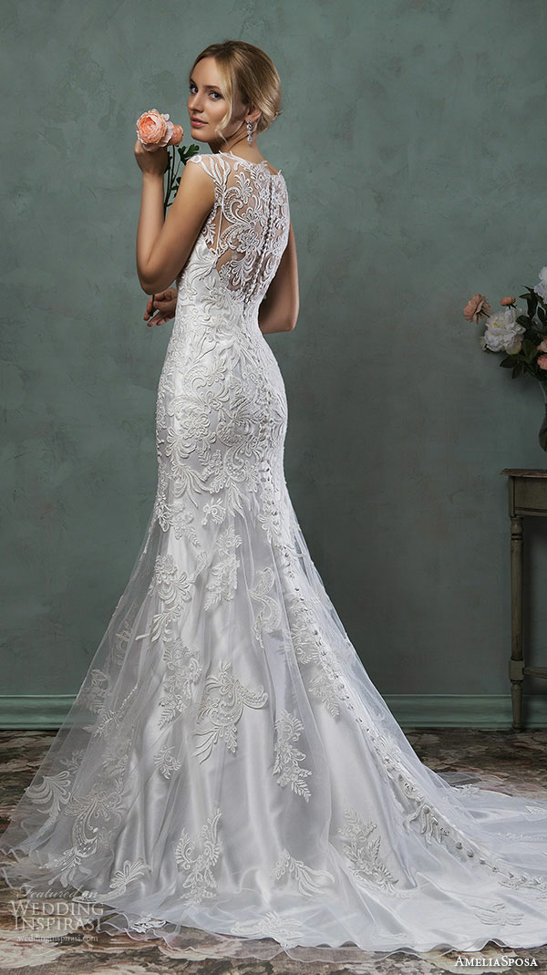 意大利婚纱品牌 Amelia Sposa 2016婚纱系列LookBook 新季设计延续了品牌永恒浪漫的主题，美丽的鱼尾设计、精致的蕾丝、香槟金的底衬，带给新娘们梦幻婚纱礼服～