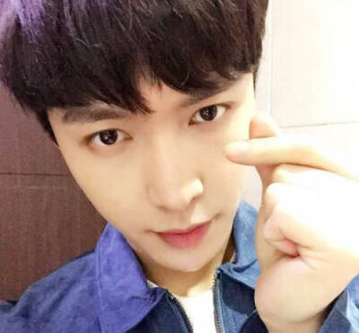 EXO 张艺兴 Lay 微博 or ins 更新图片系列