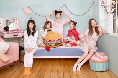 Red Velvet（红色天鹅绒）裴珠泫（Irene）姜涩琪（SeulGi）孙承欢（Wendy）朴秀荣（Joy）金艺林（Yeri）