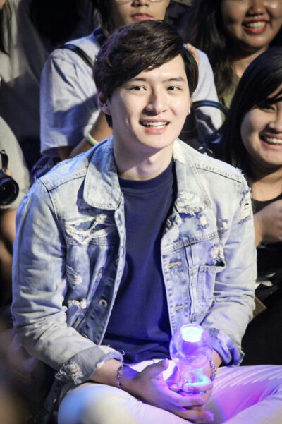 KristPerawat 泰剧一年生 暖暖 阿日学长 Arthit 王慧侦
cr.twitter