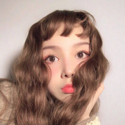 蛋卷发加眉上刘海（长得美可以试试）
