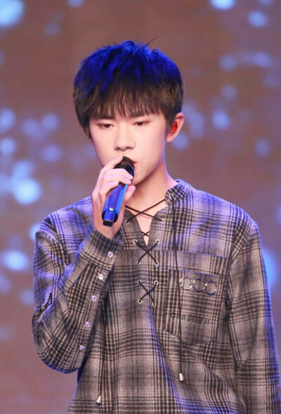 #易烊千玺 #TFBOYS 湖南师大附中艺术节 高清 帅气