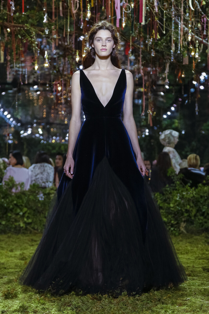 christiandior迪奥2017巴黎时装周春夏高定系列迷宫花园中的女权主义