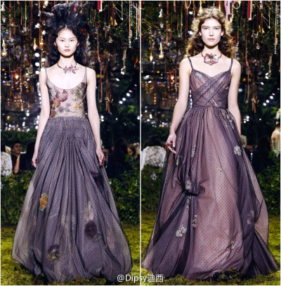 Christian Dior S/S 2017 Haute Couture｜新设计师太懂仙女的小心思，太知道仙女需要些什么～小手随便一挥，随即召唤出一大群林间仙子～