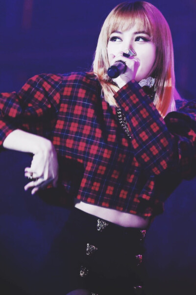 LISA BLACKPINK