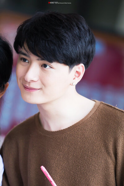 KristPerawat 泰剧一年生 暖暖 阿日学长 Arthit 王慧侦
cr.twitter