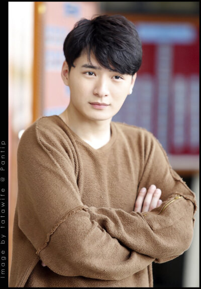 KristPerawat 泰剧一年生 暖暖 阿日学长 Arthit 王慧侦
cr.twitter