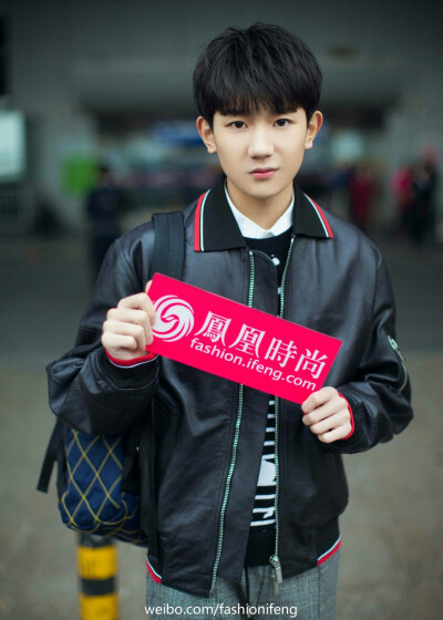 tfboys roy 王源 街拍 cr.微博@凤凰时尚