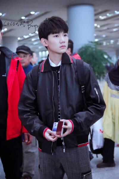 #王源 #TFBOYS 机场饭拍 纽约联合国青年峰会 高清 帅