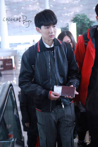 #王源 #TFBOYS 机场饭拍 纽约联合国青年峰会 高清 帅