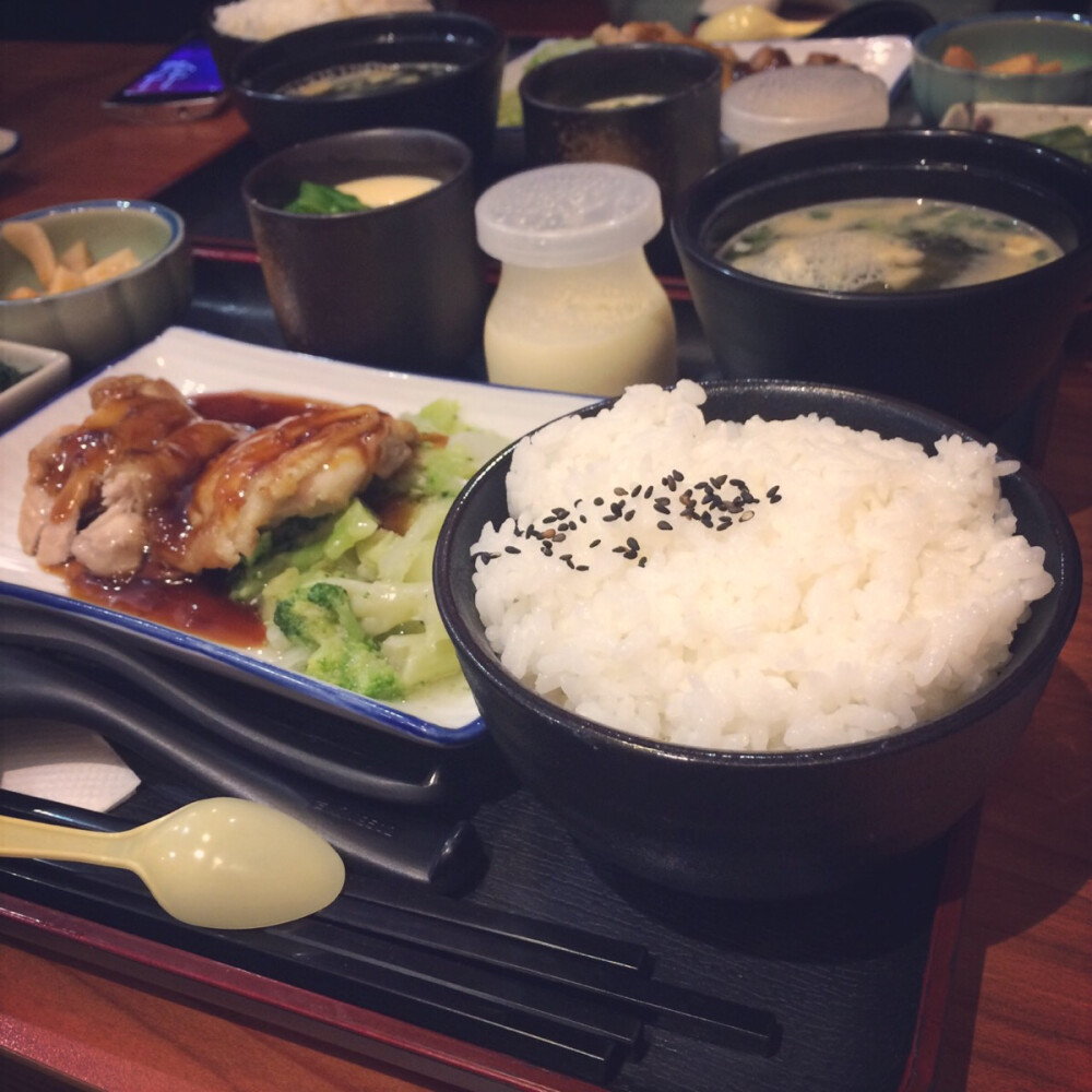 鸡排饭套餐。